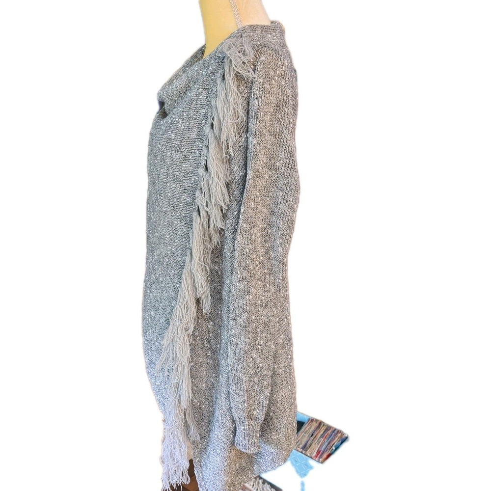 NWT Ceasikery Women's Sweater Size S Gray Asymetrical 100% Acrylic with Tassels - Picture 2 of 6